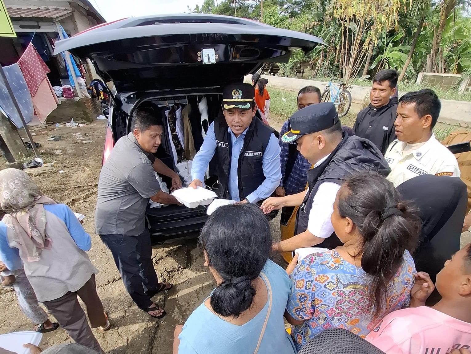 “DPRD Karawang Pastikan Ingin Terus Bergerak Bersama Pemkab, Kang HES Menyusuri Genangan Asa: Ketika Amanah DPRD Hadir di Wilayah Sukamakmur, Sumedangan dan Karangligar”